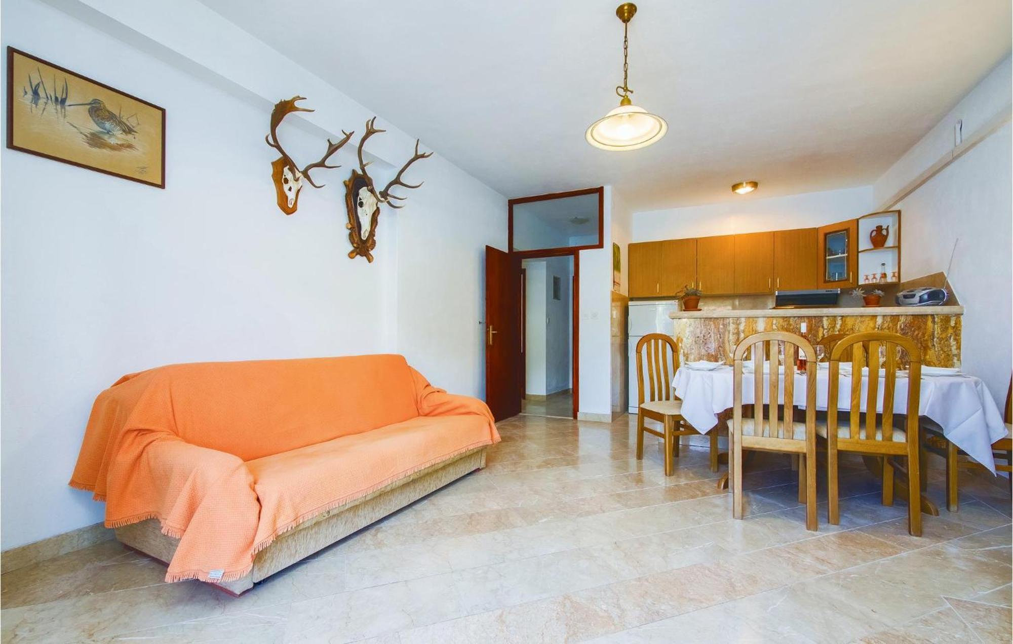 Beautiful Home In Pucisca With Wifi Luaran gambar