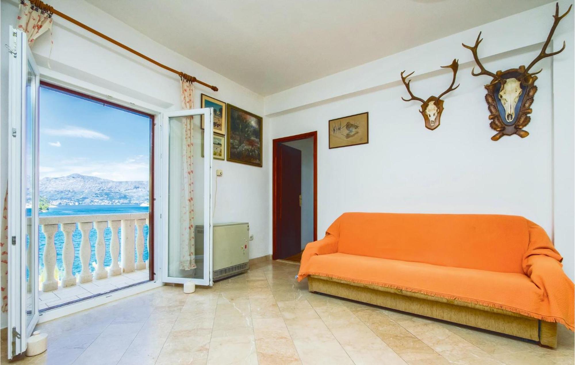 Beautiful Home In Pucisca With Wifi Luaran gambar